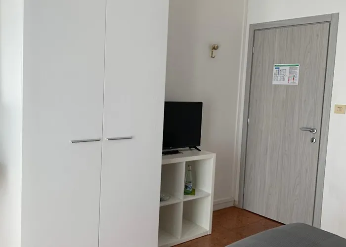 Loveno Отель 2*